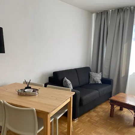 9 At Cathedral 아파트 *